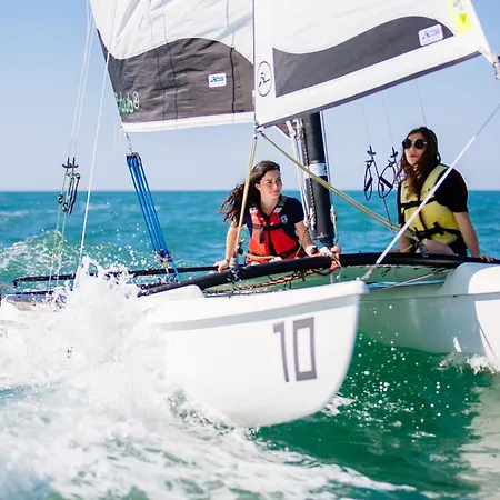 Appart'ici 2 - Spacieux 2* Lunel-Viel